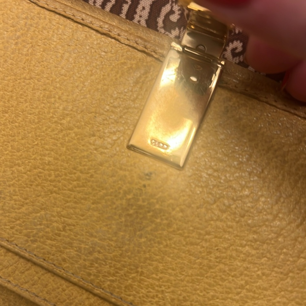Authentic Gucci Wallet - Picture 7 of 8